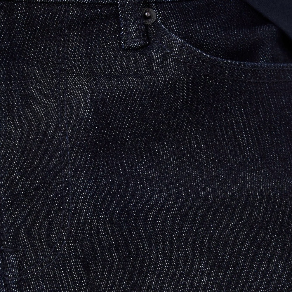 Boss candiani premium dark blue jeans for men, new condition no tags.